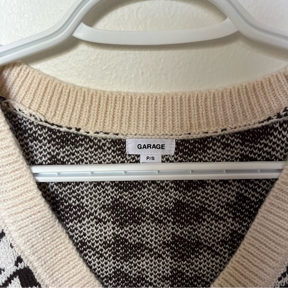 Garage Houndstooth Sweater Vest - Picture 2 of 4